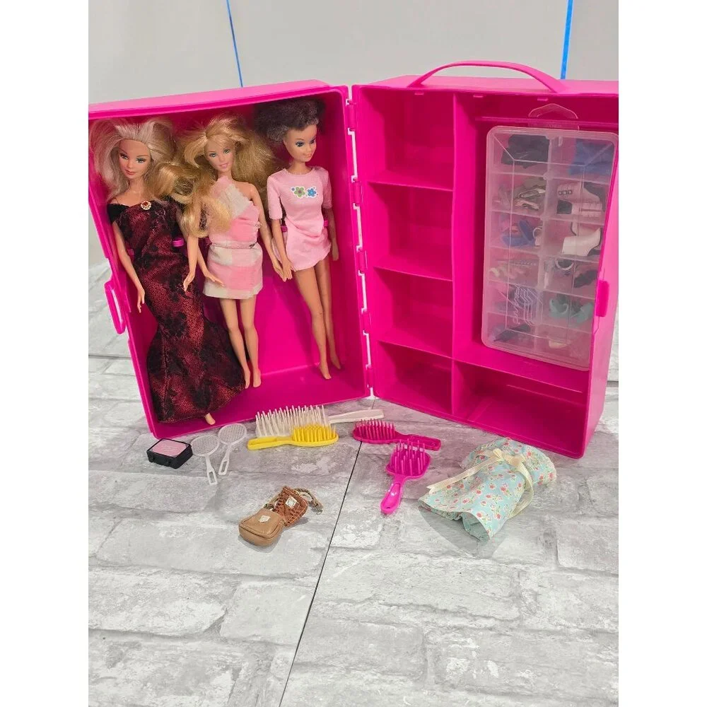 2000 Mattel Barbie pink plastic carrying case doll storage trunk, 2 Barbies 3 TO
